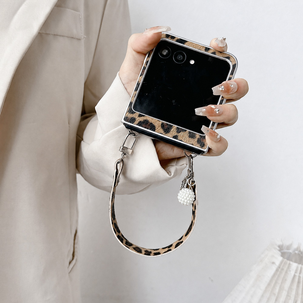 ヒョウ柄折りたたみフリップ電話ケース Motorola Ra - Vintage Fashion Dress のレビューと価格