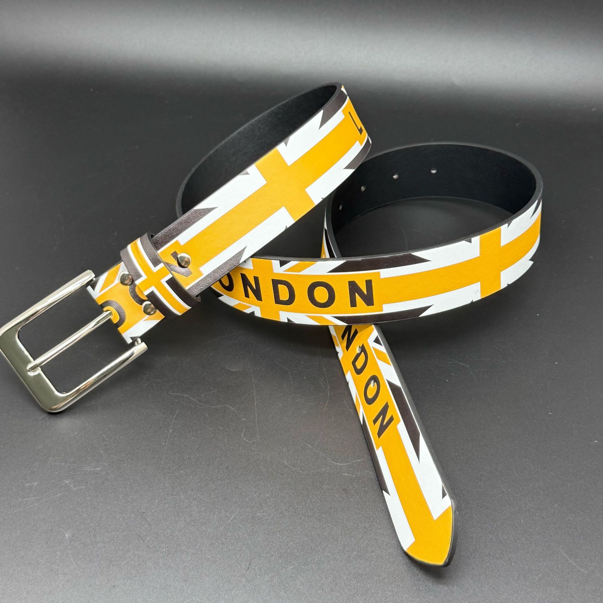 アメリカンヴィンテージユニセックスPUウエストベルト、ロンド - Vintage Fashion London のレビューと価格