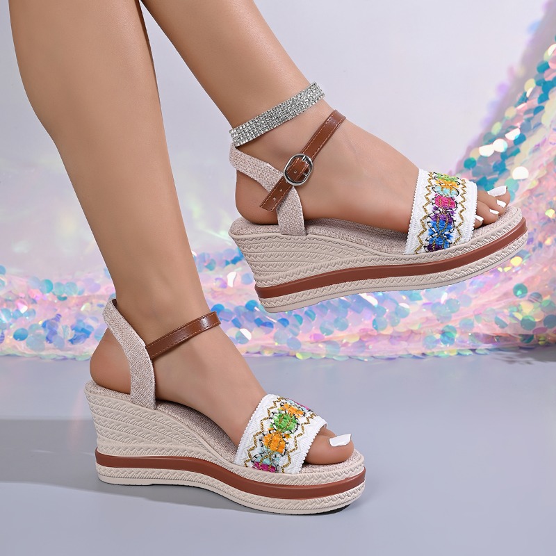 夏のボヘミアンスタイル、編み込みデザインの女性用ヒールミュー - Vintage Style Women Fashion のレビューと価格
