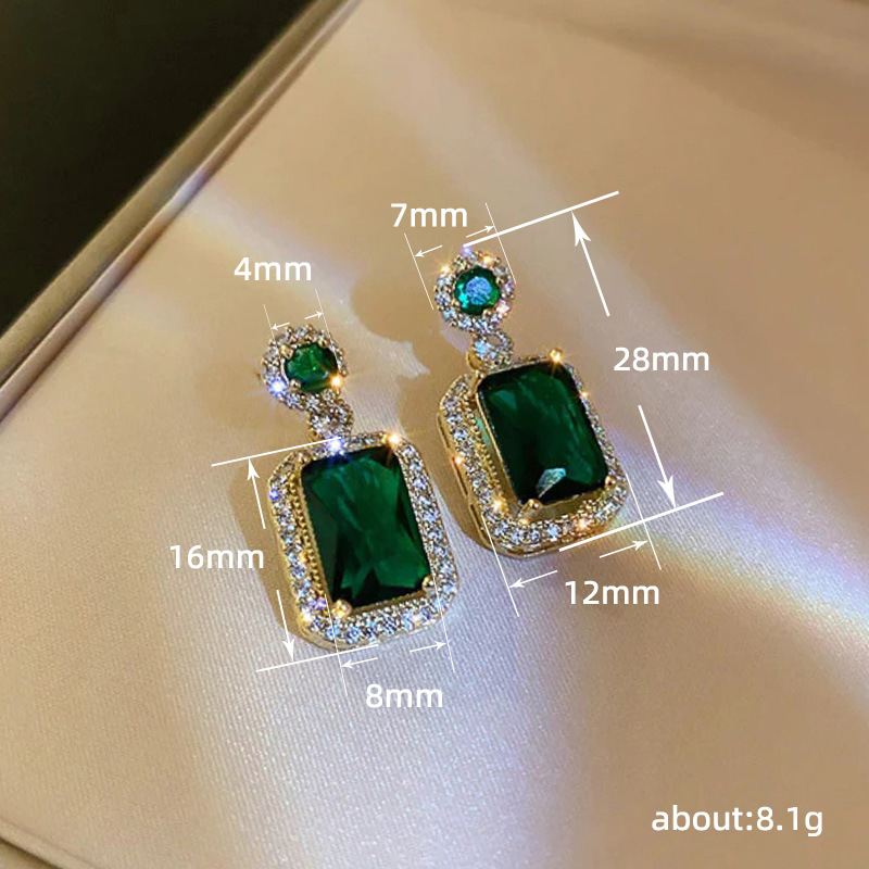 結婚式の婚約イヤリング女性高級グリーンストーンゴールドカラー - Vintage Fashion Faire のレビューと価格
